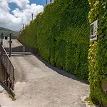 L'abbraccio 3*
