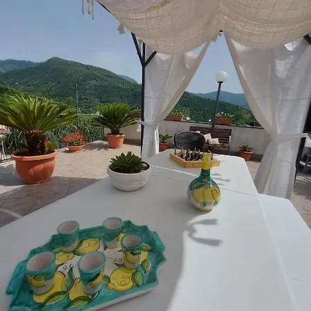 L'abbraccio Bed & Breakfast Casola di Napoli